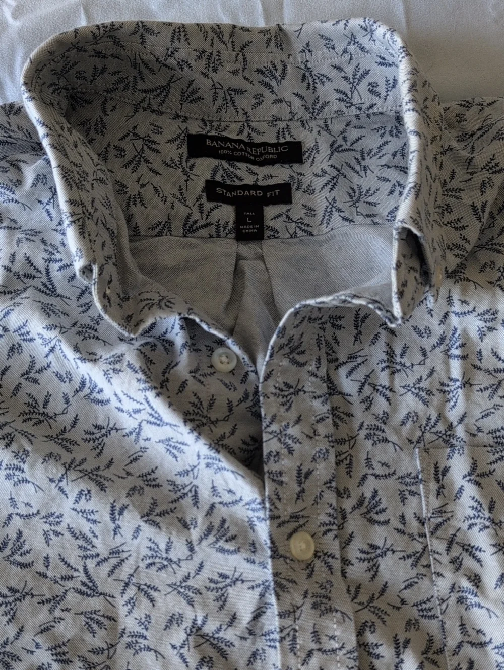 Banana Republic White Shirt with Blue Leaf Print - Mens LT